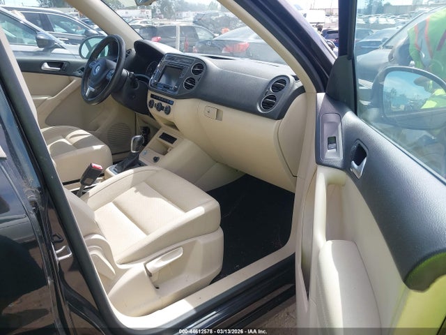 WVGAV7AX8HK015674 Volkswagen Tiguan 2.0t/2.0t S