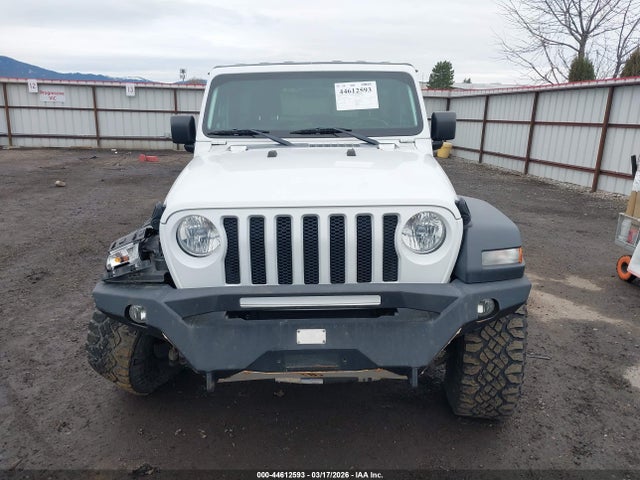 1C4HJXDG9JW237598 Jeep Wrangler Unlimited Sport S 4x4