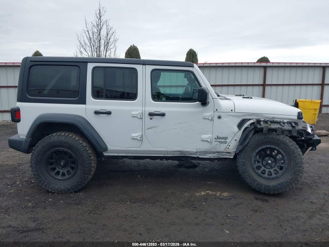 1C4HJXDG9JW237598 Jeep Wrangler Unlimited Sport S 4x4