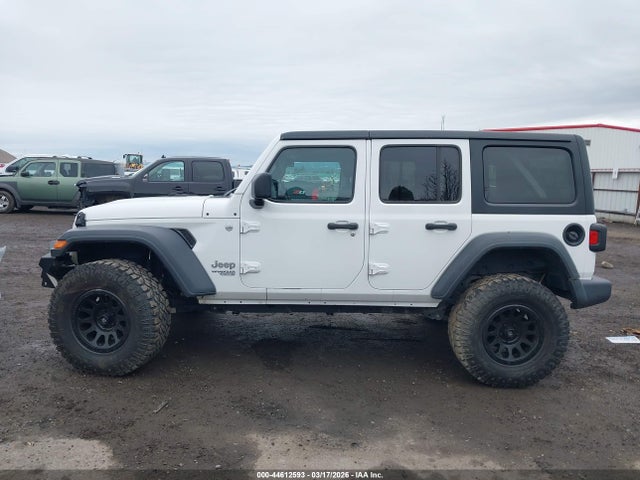 1C4HJXDG9JW237598 Jeep Wrangler Unlimited Sport S 4x4