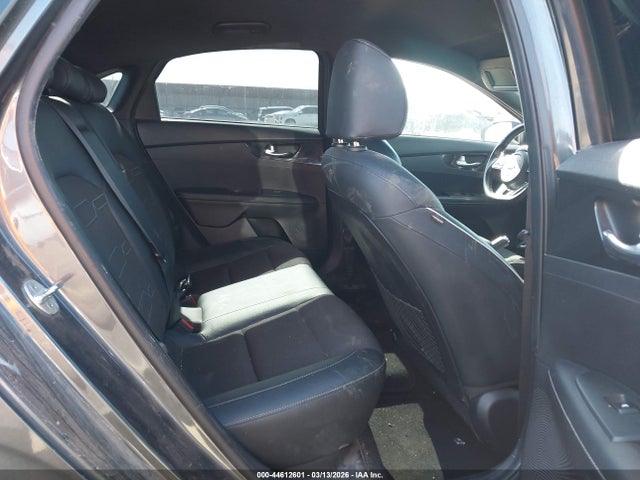 44612601 :رقم المزاد ، 3KPF34AD4ME358144 vin ، 2021 Kia Forte Gt-line مزاد بيع