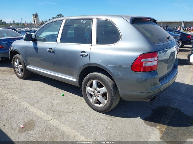 2005 PORSCHE CAYENNE WP1AA29P45LA20902 Photo 2