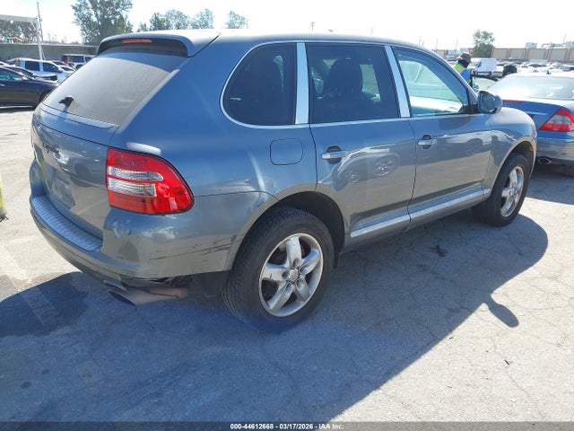 2005 PORSCHE CAYENNE WP1AA29P45LA20902 Photo 3