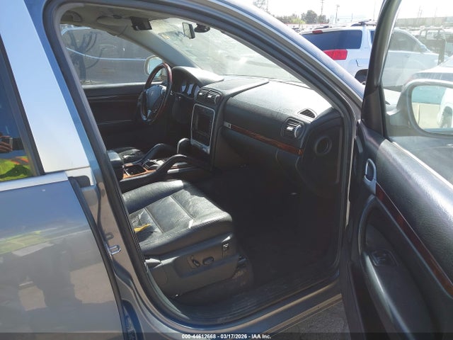 2005 PORSCHE CAYENNE WP1AA29P45LA20902 Photo 4