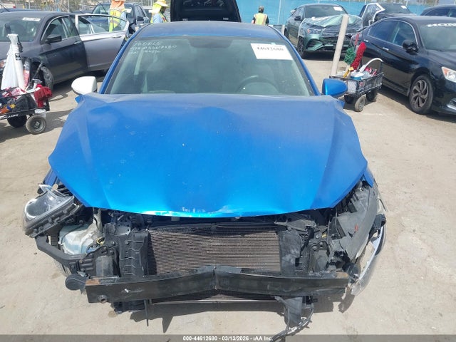 KMHD84LF4HU144880 Hyundai ELANTRA SE