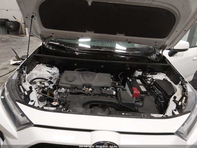 2T3G1RFV7RC475965 Toyota RAV4 LE