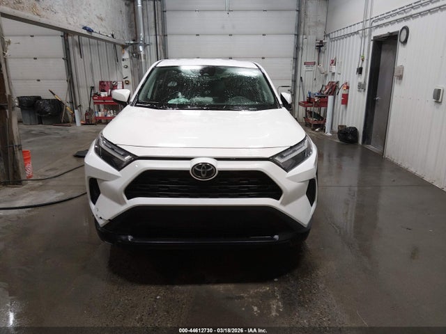 2T3G1RFV7RC475965 Toyota RAV4 LE