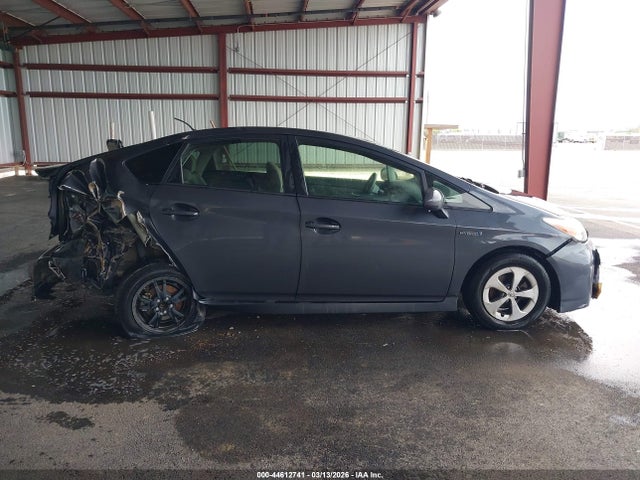 Toyota Prius Two 2014 JTDKN3DU6E1747631 Image 14