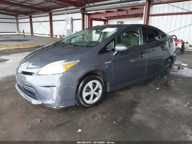 Toyota Prius Two 2014 JTDKN3DU6E1747631 Image 2