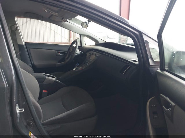 Toyota Prius Two 2014 JTDKN3DU6E1747631 Image 5