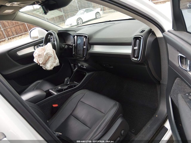 Продаж на аукціоні авто 2019 Volvo Xc40 T5 Momentum/t5 R-design, vin: YV4162XZ2K2013775, номер лоту: 44612759