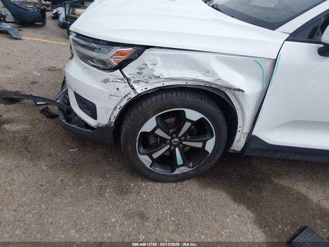 Продаж на аукціоні авто 2019 Volvo Xc40 T5 Momentum/t5 R-design, vin: YV4162XZ2K2013775, номер лоту: 44612759