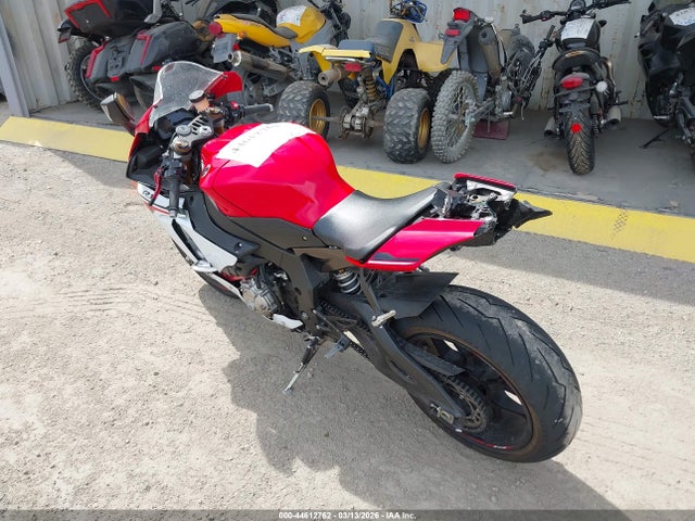 Yamaha YZFR1 2015 JYARN39E5FA001040 Image 3