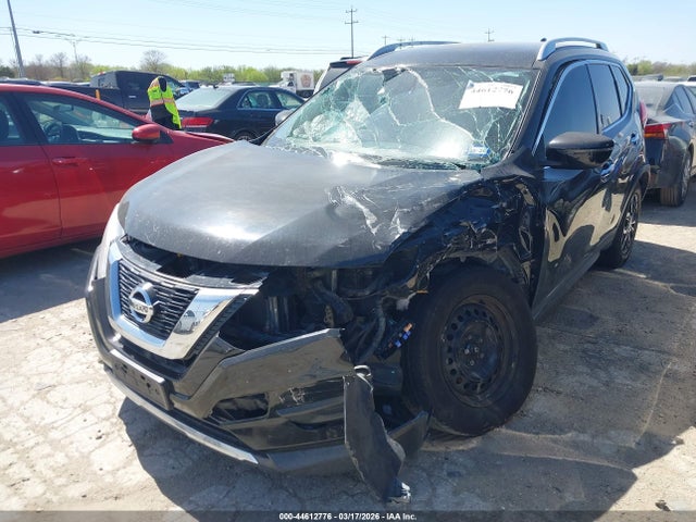 2017 NISSAN ROGUE KNMAT2MT7HP539262 Photo 1