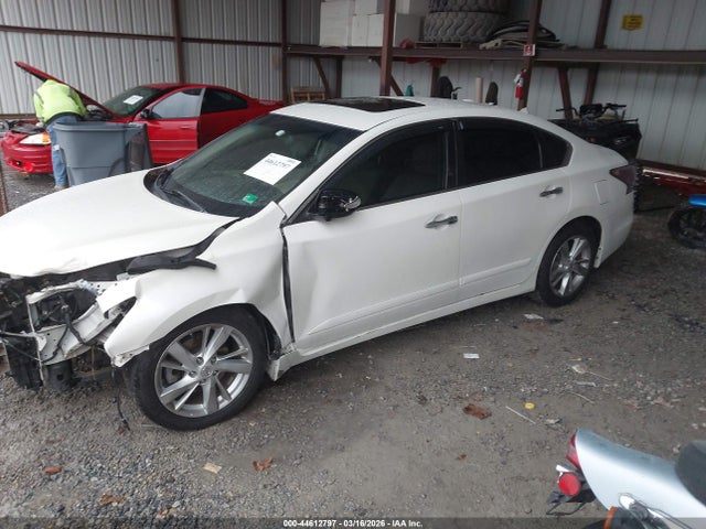 2015 Nissan Altima 2.5 Sl მანქანა იყიდება აუქციონზე, vin: 1N4AL3AP9FN864071, აუქციონის ნომერი: 44612797