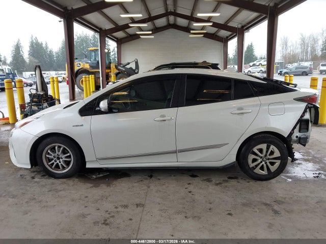 JTDKARFU7G3527546 Toyota Prius Four