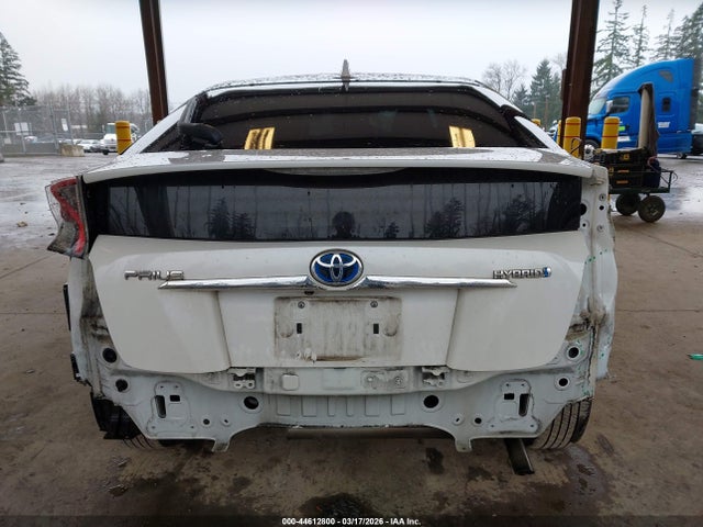 JTDKARFU7G3527546 Toyota Prius Four