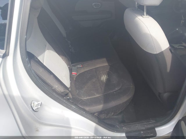 KIA Soul 2015 KNDJN2A20F7802744 Image 8