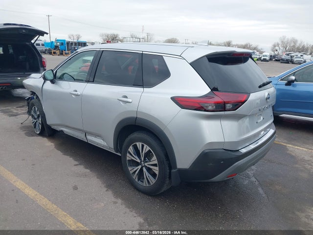 5N1AT3BA0MC822591 Nissan Rogue Sv Fwd