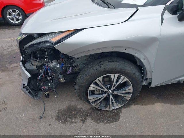 5N1AT3BA0MC822591 Nissan Rogue Sv Fwd