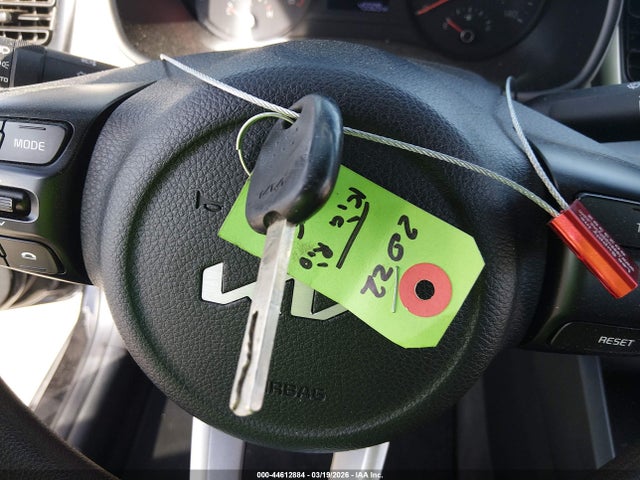 44612884 :رقم المزاد ، 3KPA24AD5NE491851 vin ، 2022 Kia Rio Lx مزاد بيع