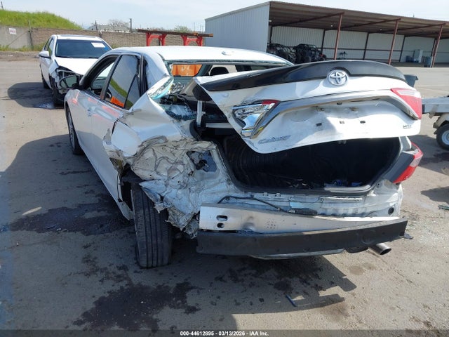 2017 TOYOTA CAMRY 4T1BF1FK9HU410303 Photo 2
