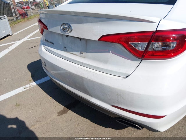 Hyundai SONATA SE 2015 5NPE24AF9FH150372 Image 15