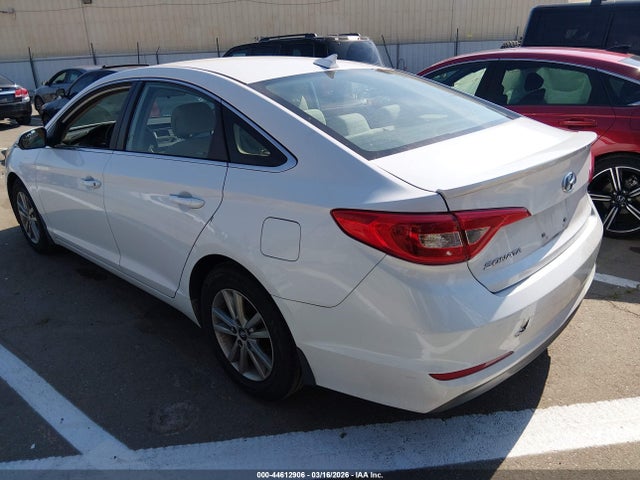 2015 HYUNDAI SONATA 5NPE24AF9FH150372 Photo 2