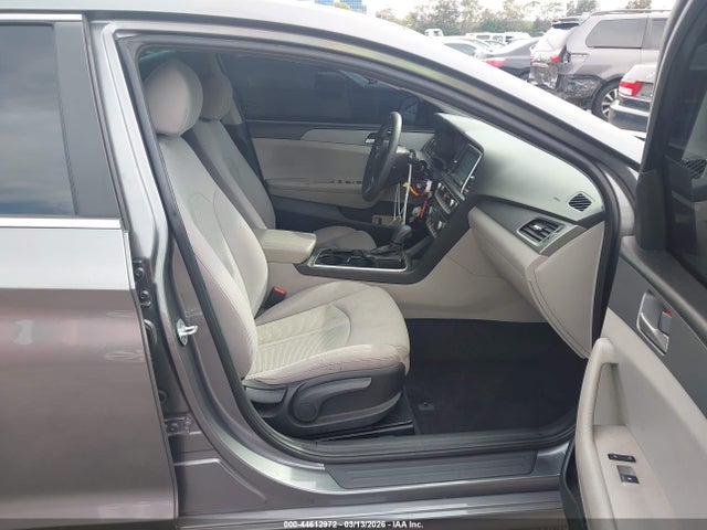 5NPE24AF9JH673805 Hyundai SONATA SE