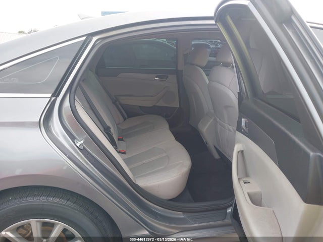 5NPE24AF9JH673805 Hyundai SONATA SE