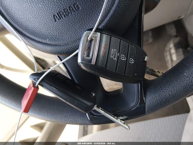 KIA Sedona L 2018 KNDMA5C19J6404901 Image 11