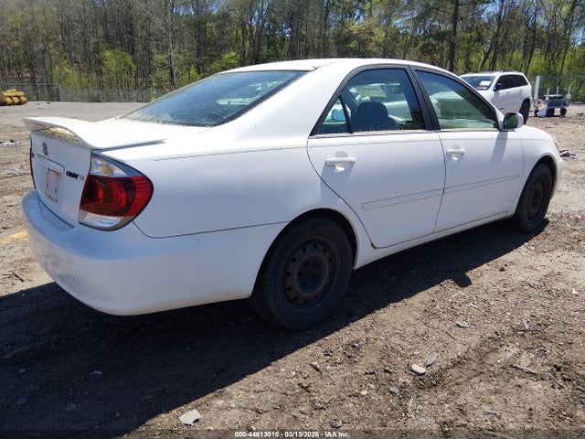 2005 TOYOTA CAMRY 4T1BE32K75U539964 Photo 3