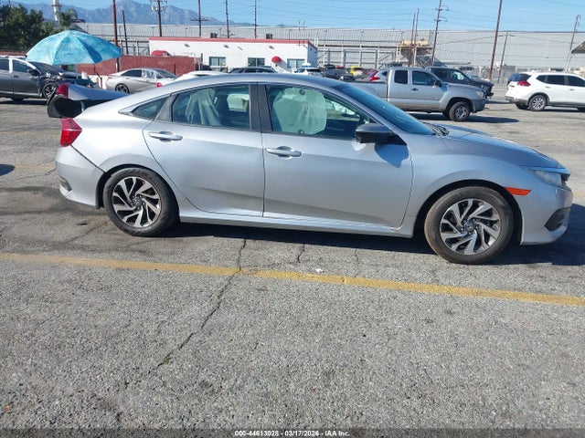 2HGFC2F75JH504933 Honda CIVIC EX