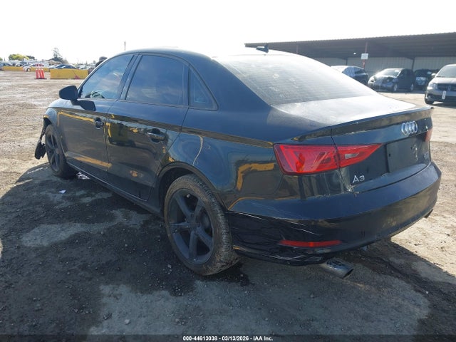Продаж на аукціоні авто 2015 Audi A3 2.0t Premium, vin: WAUBFGFF5F1127368, номер лоту: 44613038