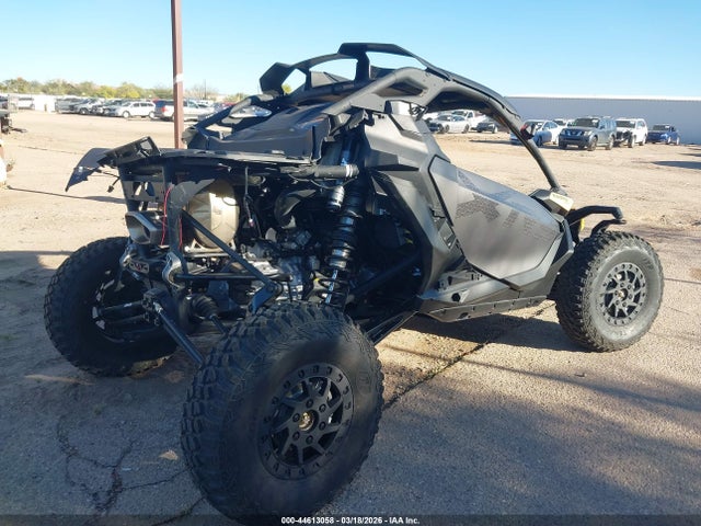 3JB8XAT24SE000047 Can-Am Maverick R X Rs