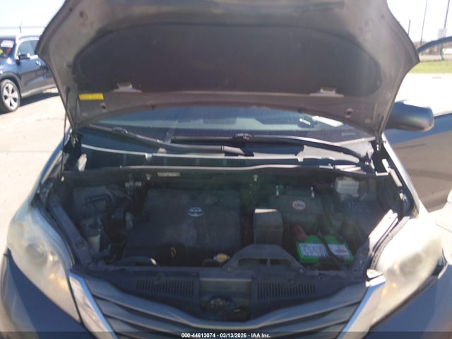 2011 TOYOTA SIENNA 5TDYK3DC5BS072282 Photo 9