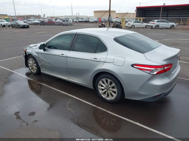 4T1B11HK0JU621701 Toyota CAMRY LE