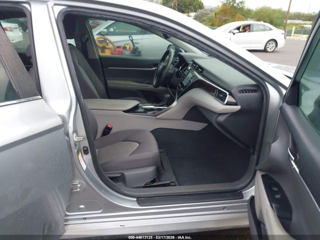 4T1B11HK0JU621701 Toyota CAMRY LE