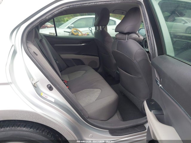 4T1B11HK0JU621701 Toyota CAMRY LE