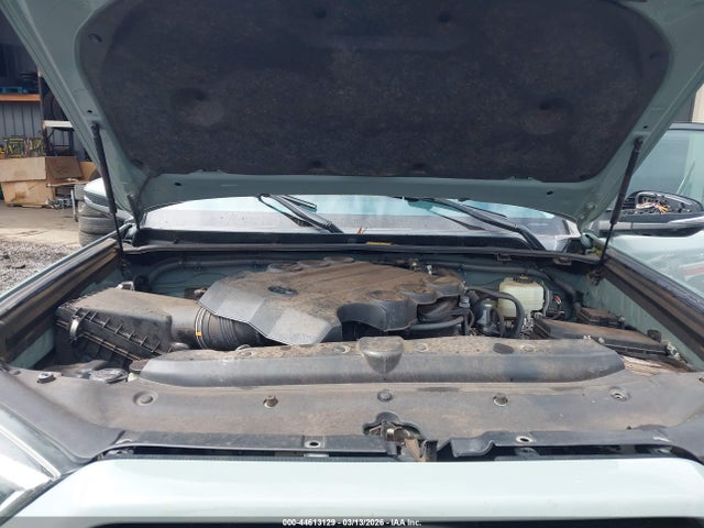 2022 Toyota 4runner Trd Off Road Premium მანქანა იყიდება აუქციონზე, vin: JTERU5JR1N6049956, აუქციონის ნომერი: 44613129