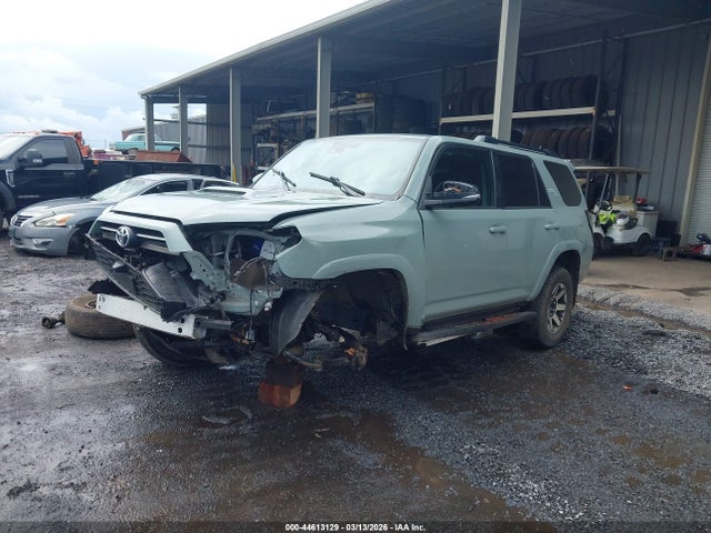 2022 Toyota 4runner Trd Off Road Premium მანქანა იყიდება აუქციონზე, vin: JTERU5JR1N6049956, აუქციონის ნომერი: 44613129