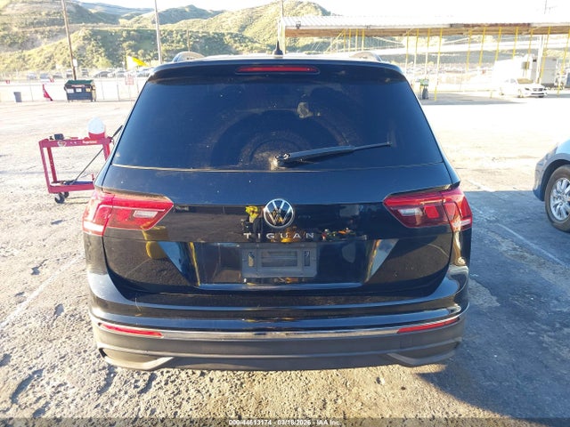 Продаж на аукціоні авто 2022 Volkswagen Tiguan 2.0t S, vin: 3VV1B7AX5NM040082, номер лоту: 44613174