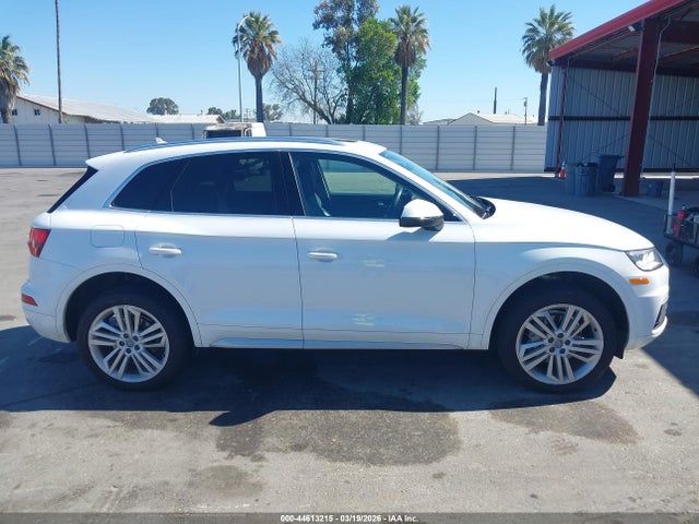 WA1BNBFY0J2103812 Audi Q5 2.0t Premium/2.0t Tech Premium