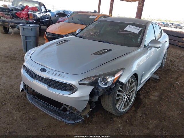 KIA Stinger 2018 KNAE15LA2J6011324 Image 2