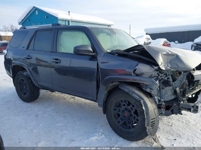 JTEMU5JR5M5946356 Toyota 4RUNNER SR5