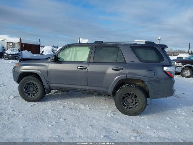 JTEMU5JR5M5946356 Toyota 4RUNNER SR5