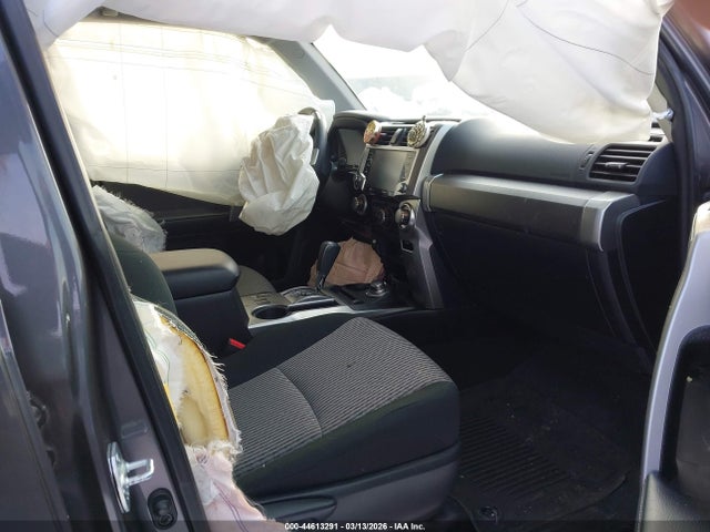 JTEMU5JR5M5946356 Toyota 4RUNNER SR5