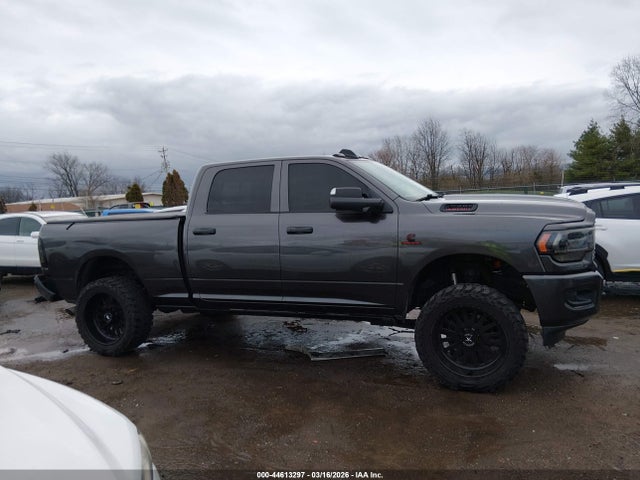 44613297 :رقم المزاد ، 3C6UR5CL3NG128107 vin ، 2022 Ram 2500 Tradesman  4x4 6'4 Box مزاد بيع