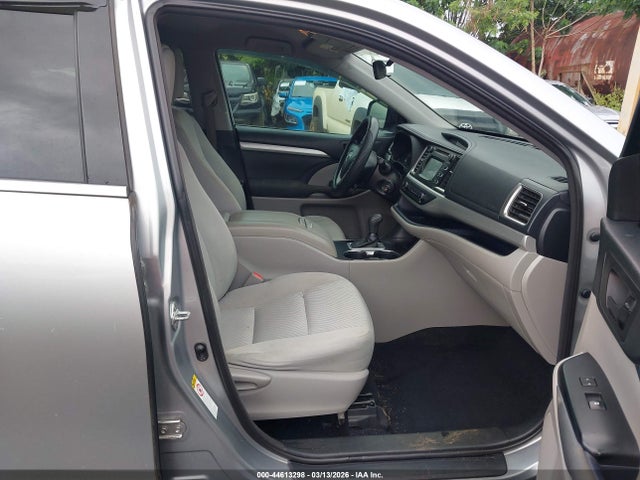Toyota Highlander Le 2017 5TDZZRFH5HS196993 Image 5