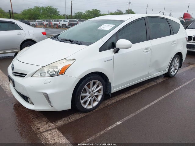 Toyota Prius V Five/three/two 2014 JTDZN3EU6EJ006408 Image 2